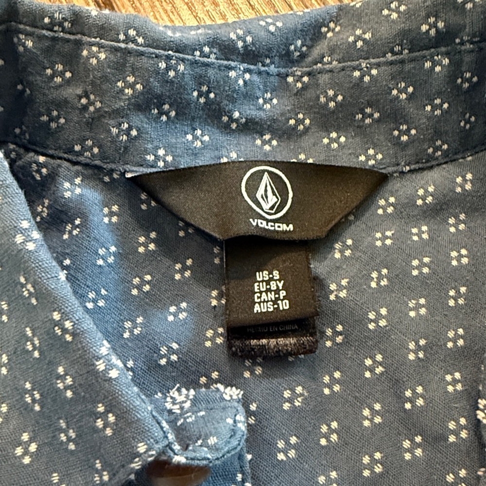 Volcom boys - Picture 4 of 4